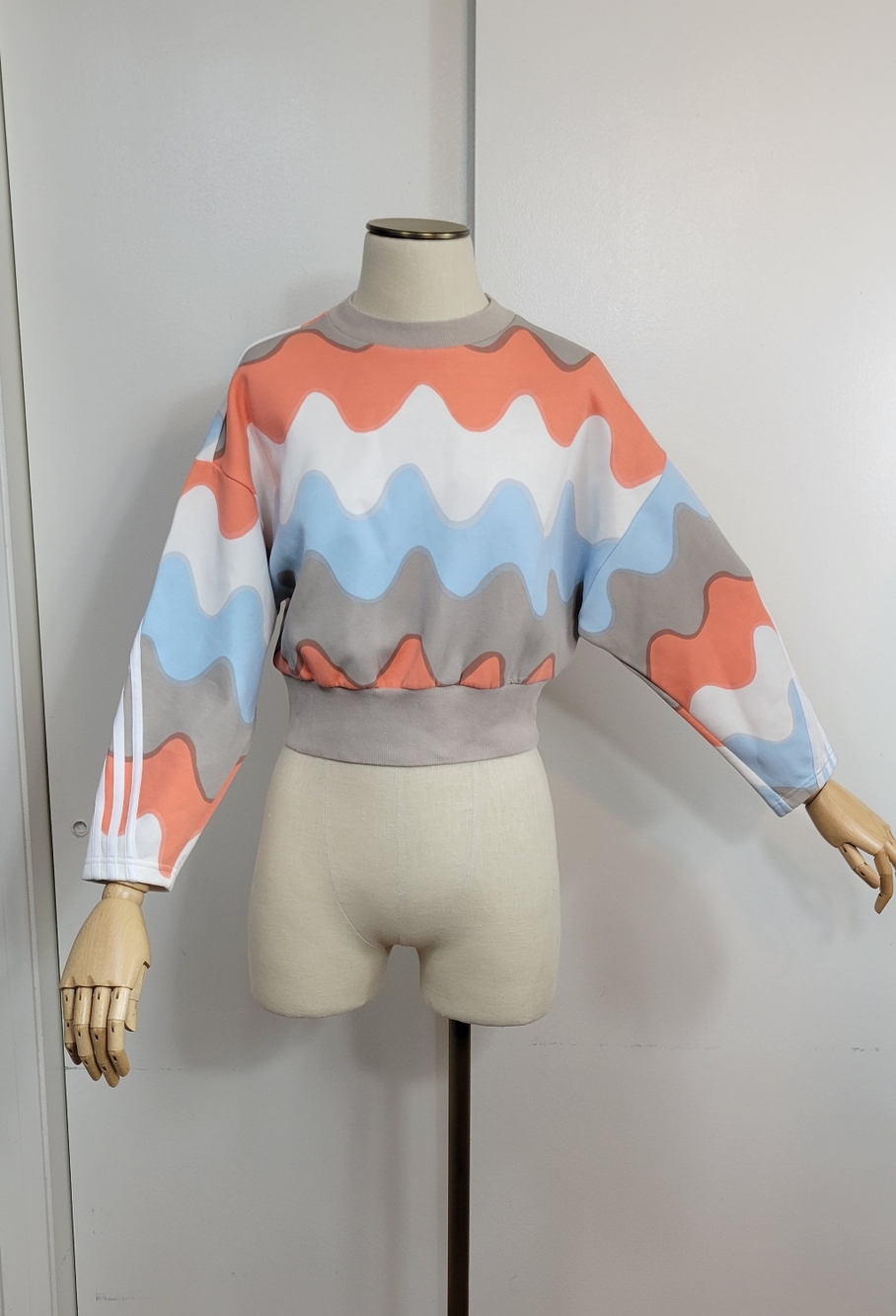 Marimekko x Adidas Cropped Wavy Stripe Sweatshirt - Coral, Sky Blue & Gray - Picture 5 of 11